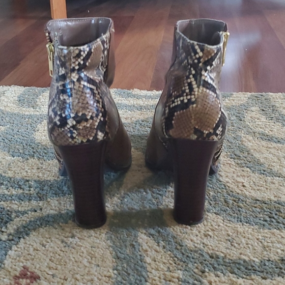 Kenneth Cole ankle boots Size 6.5 - Picture 2 of 4